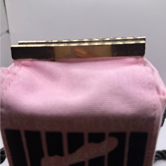 Retro 3D milk cartoon purse very unique mini bag. - Picture 4 of 7